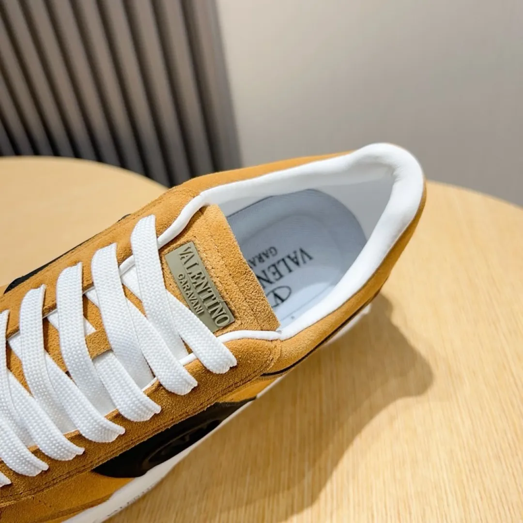 Men's Men's Shoes 💰P520💰[VALENTINO] Huanu Tianlun Fashionable Casual Sports Shoes Original model opening, new models available first! Not high-profile yet avant-garde! Simple, low-key and fashionable, super versatile style, the upper is made of original cowhide, luxurious sheepskin lining craftsmanship, sole: the original sole is specially provided by the original factory and is super comfortable. The version is comfortable on the feet and is so strict on any small area. Size: 38-45 (45 is custom-made and cannot be returned or exchanged)